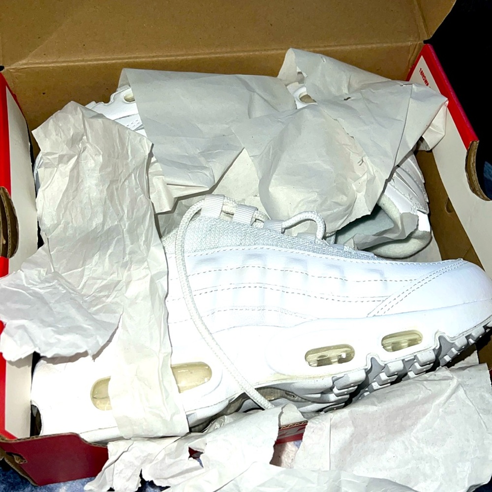 All white Nike airmax 97 woman 6.5 boys 4.5